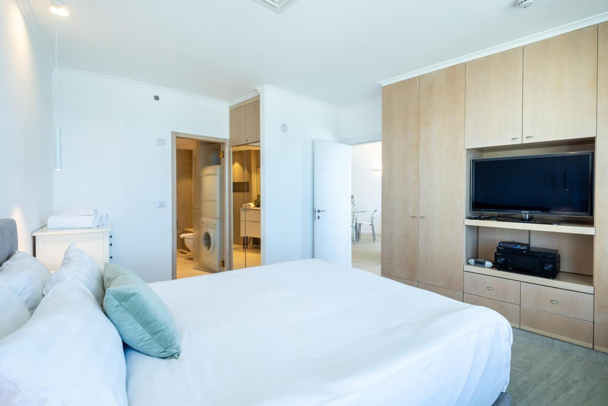 Superb Beachfront Apartments With Shelter By Sea N' Rent Tel Aviv Exterior foto