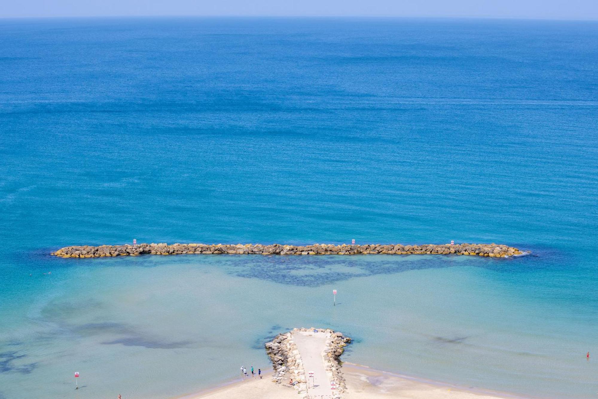 Superb Beachfront Apartments With Shelter By Sea N' Rent Tel Aviv Exterior foto