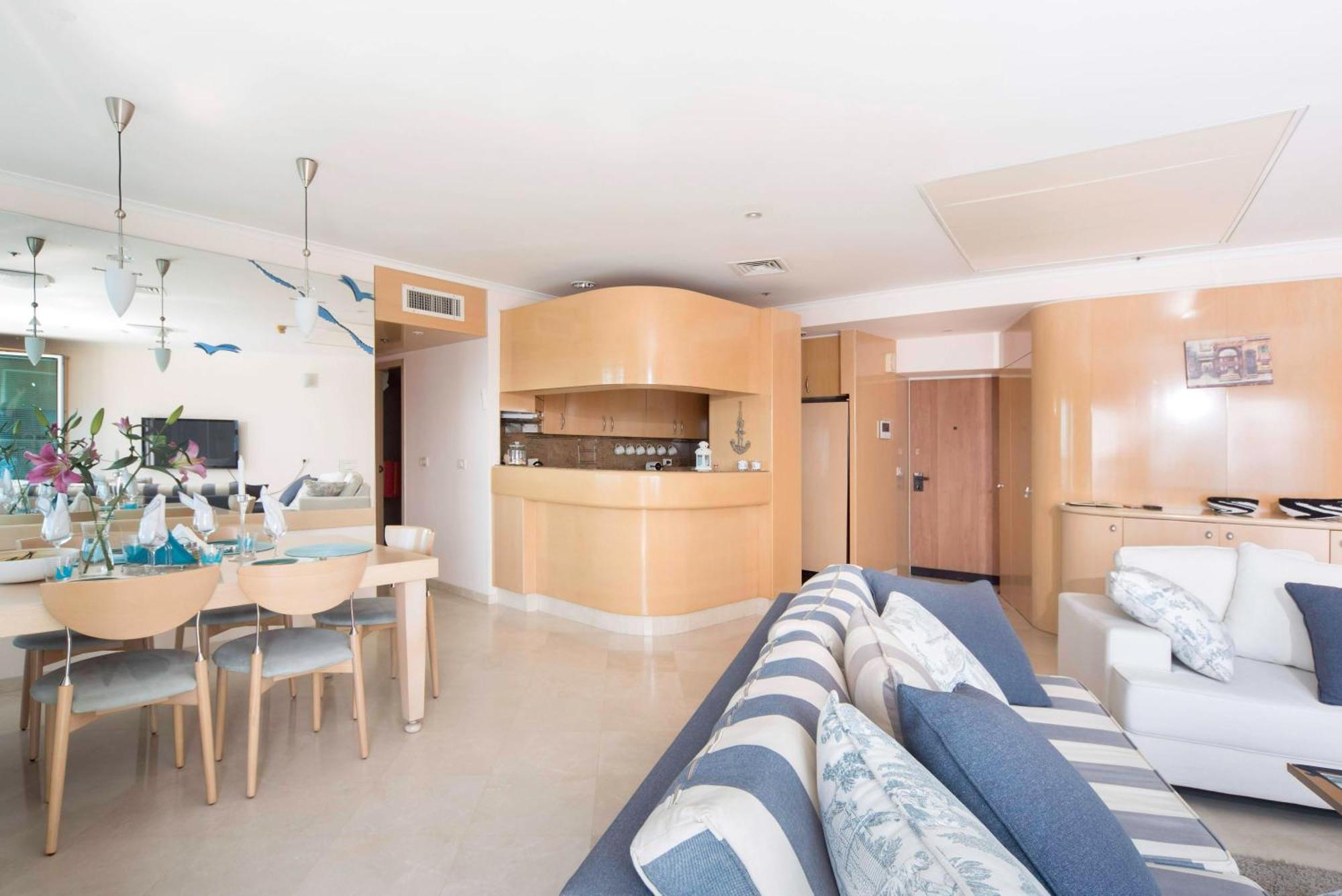 Superb Beachfront Apartments With Shelter By Sea N' Rent Tel Aviv Exterior foto