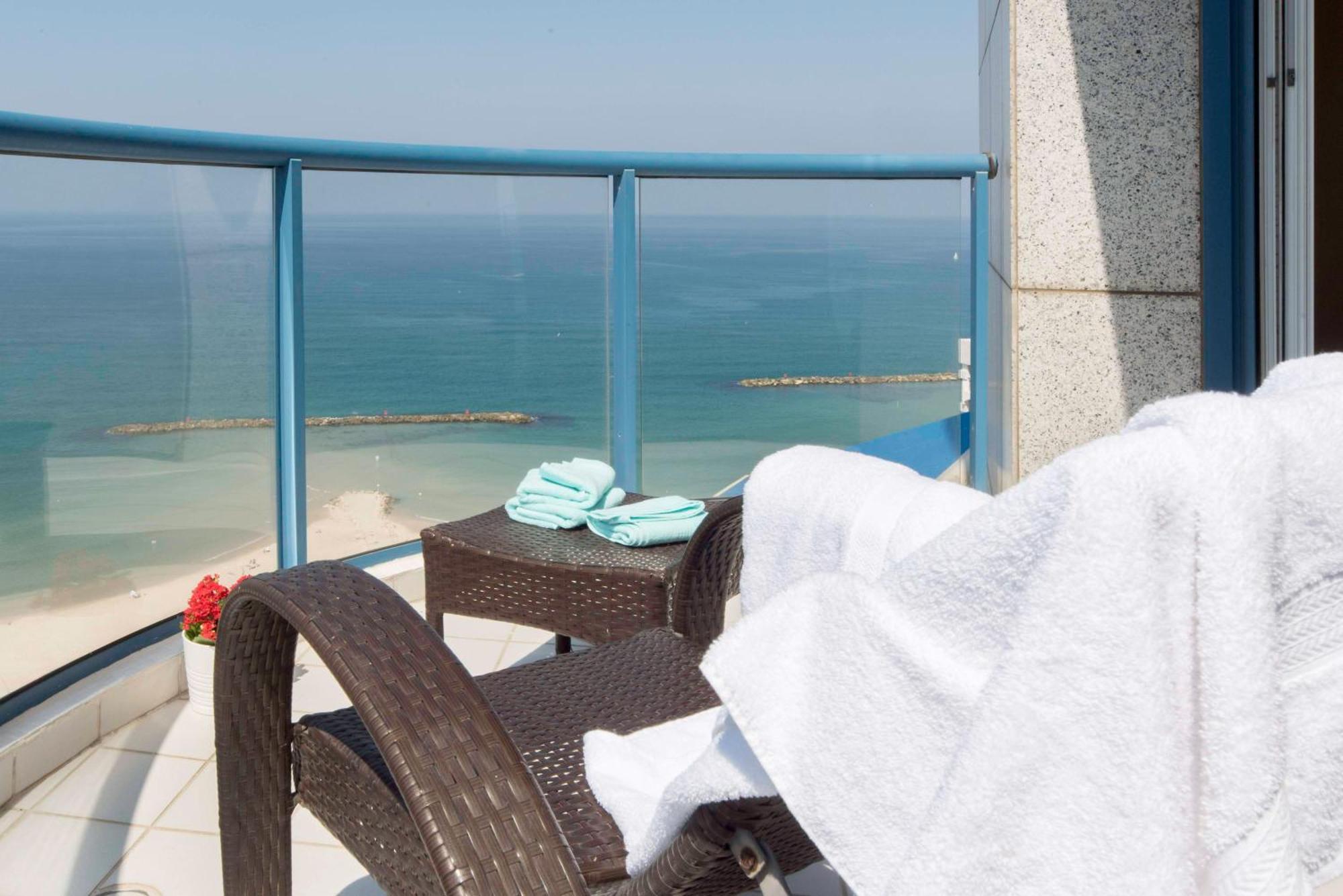 Superb Beachfront Apartments With Shelter By Sea N' Rent Tel Aviv Exterior foto