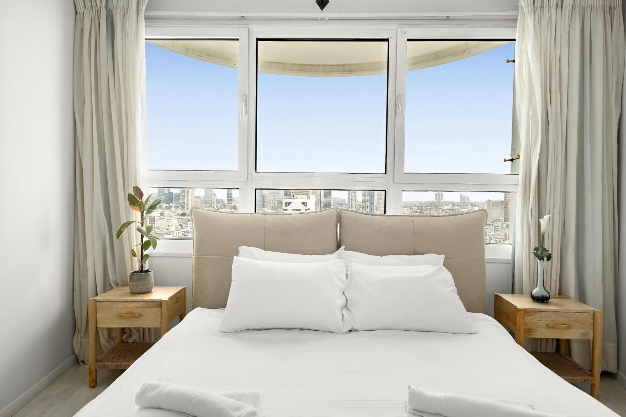 Superb Beachfront Apartments With Shelter By Sea N' Rent Tel Aviv Exterior foto